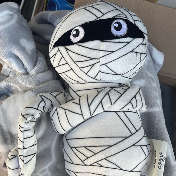 Other - Mummy Plush Toy with Gray Skull Blanket